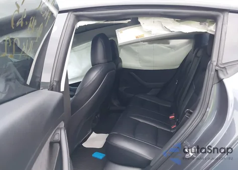 2022 Tesla Model 3 Long Range Dual Motor All-Wheel Drive z USA, uszkodzony, nr VIN 5YJ3E1EB6NF357593